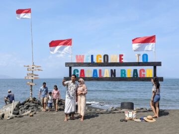 Pantai Cacalan Banyuwangi