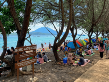 Wisata Grand Watu Dodol Banyuwangi: Pantai, Patung, Pesona Grand watu dodol